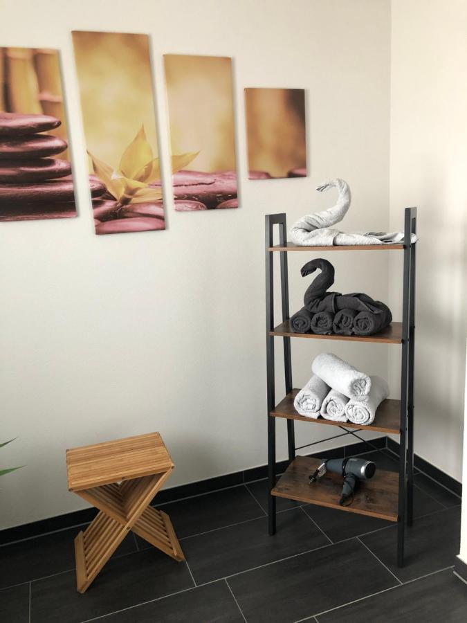 Sweet Park Appartements Rheinhausen Luaran gambar