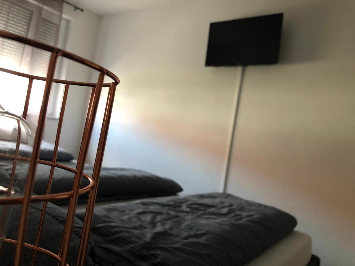 Sweet Park Appartements Rheinhausen Luaran gambar