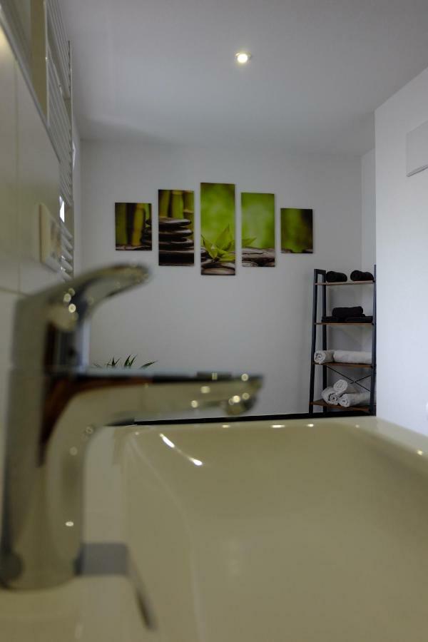 Sweet Park Appartements Rheinhausen Luaran gambar