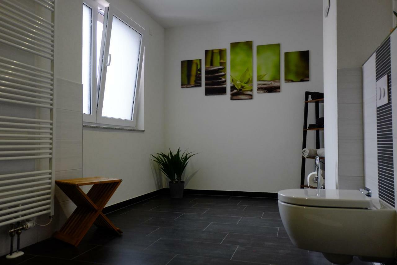 Sweet Park Appartements Rheinhausen Luaran gambar